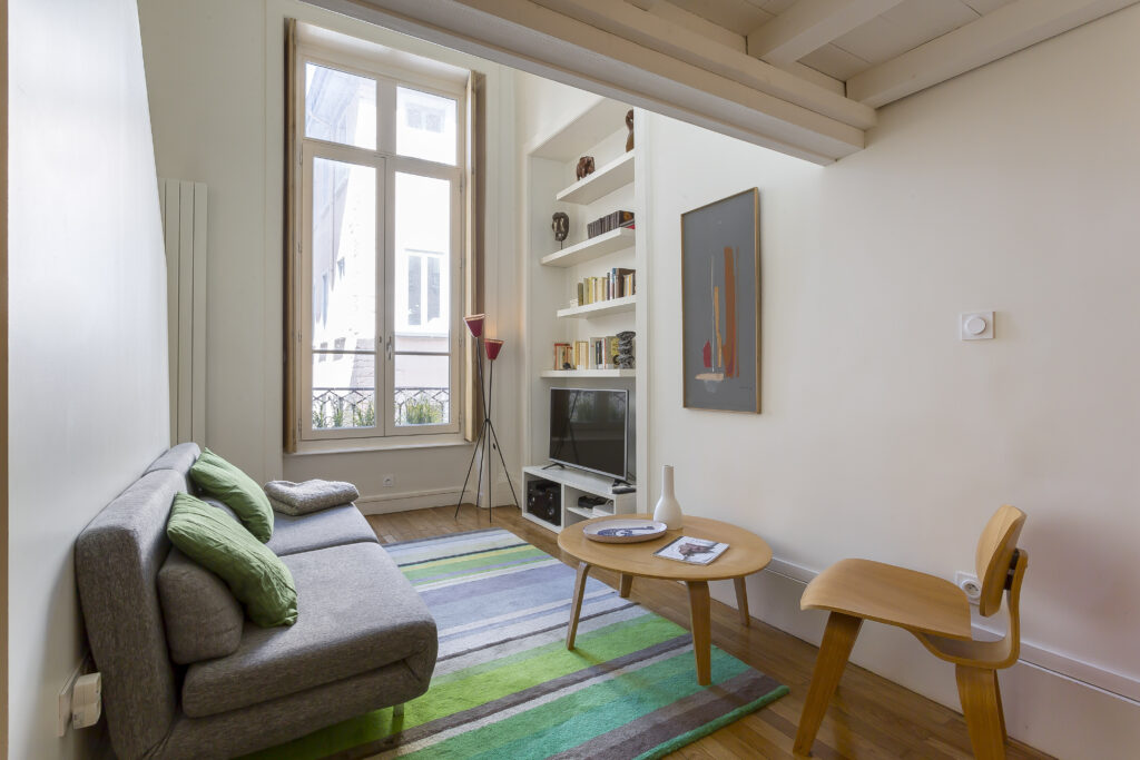 Séjour appartement meublé haut de gamme en location temporaire à Lyon 1