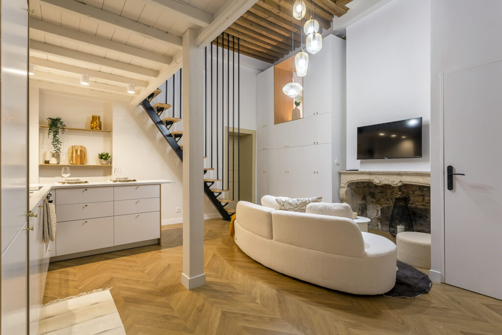 Séjour d’exception à Lyon : Location meublée d’un appartement haut de gamme en plein cœur de la ville.